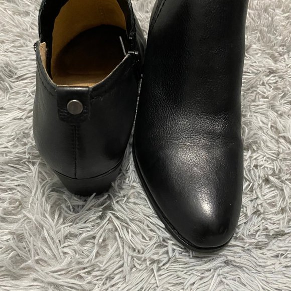 naturalizer black booties